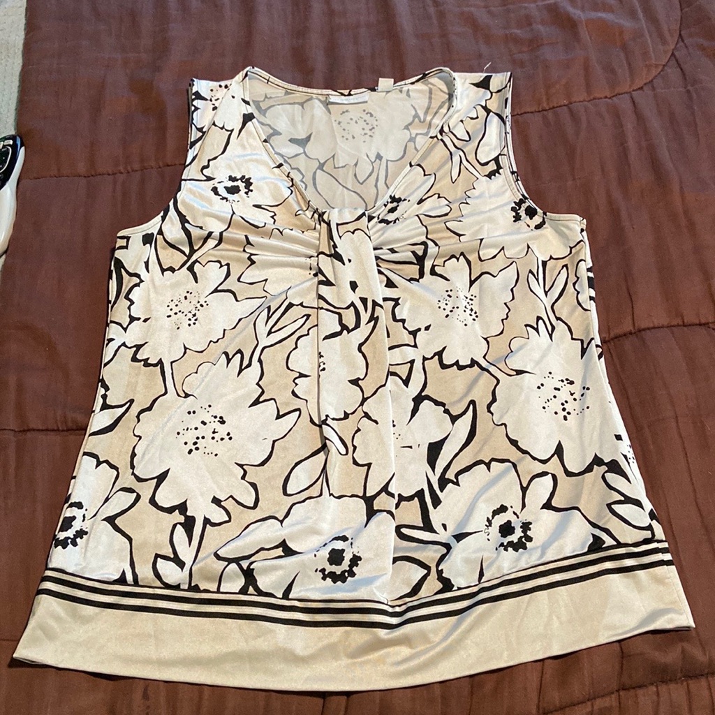 Tunic By New York  Company Brand Euc